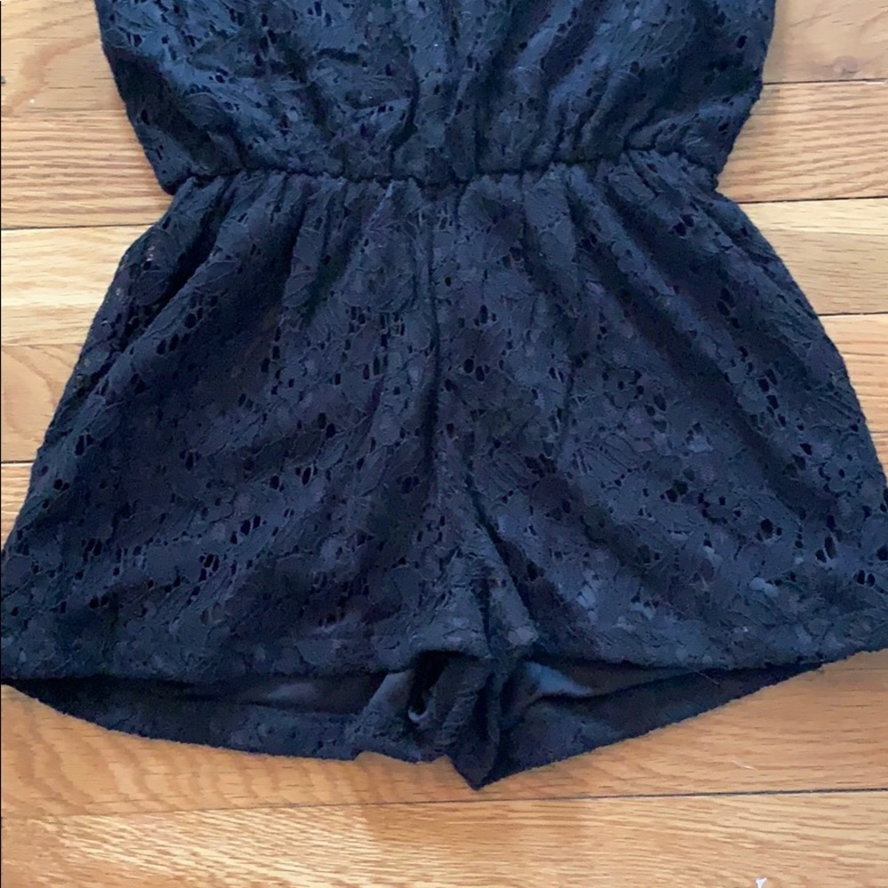 BLACK LACE ROMPER! Size S. - Picture 3 of 4